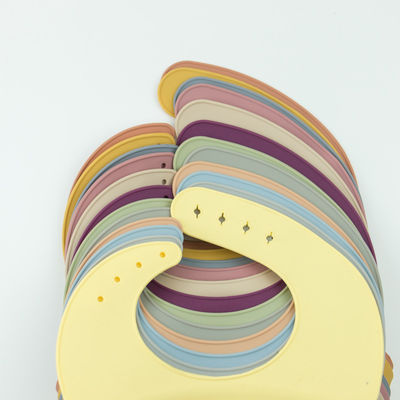 4 Buttons BPA Free Silicone Baby Bib Waterproof Soft Durable Adjustable