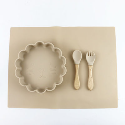 Food Grade Silicone Tableware Set , Silicone Suction Divided Plate Waterproof