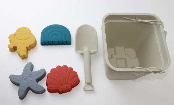 Customized Baby Silicone Toys , Silicone Sand Bucket Set With 6 Piece