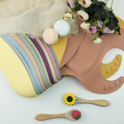 BPA Free Soft Personalised Silicone Bib , Waterproof Silicone Food Catcher Bibs