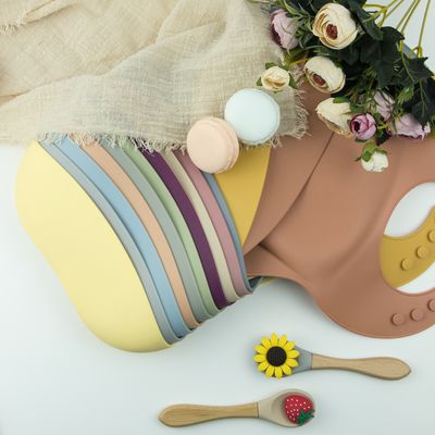 BPA Free Soft Personalised Silicone Bib , Waterproof Silicone Food Catcher Bibs
