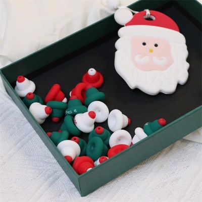 Wholesale 100% Safe Bpa free Silicone Bead with 3D Christmas Hat Focals - Non-toxic