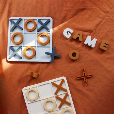 MOQ 50 Sets Silicone XO  Tic Tac Toe Puzzle Customizable Logo Colors BPA Free CE Certificate Silicone Toys